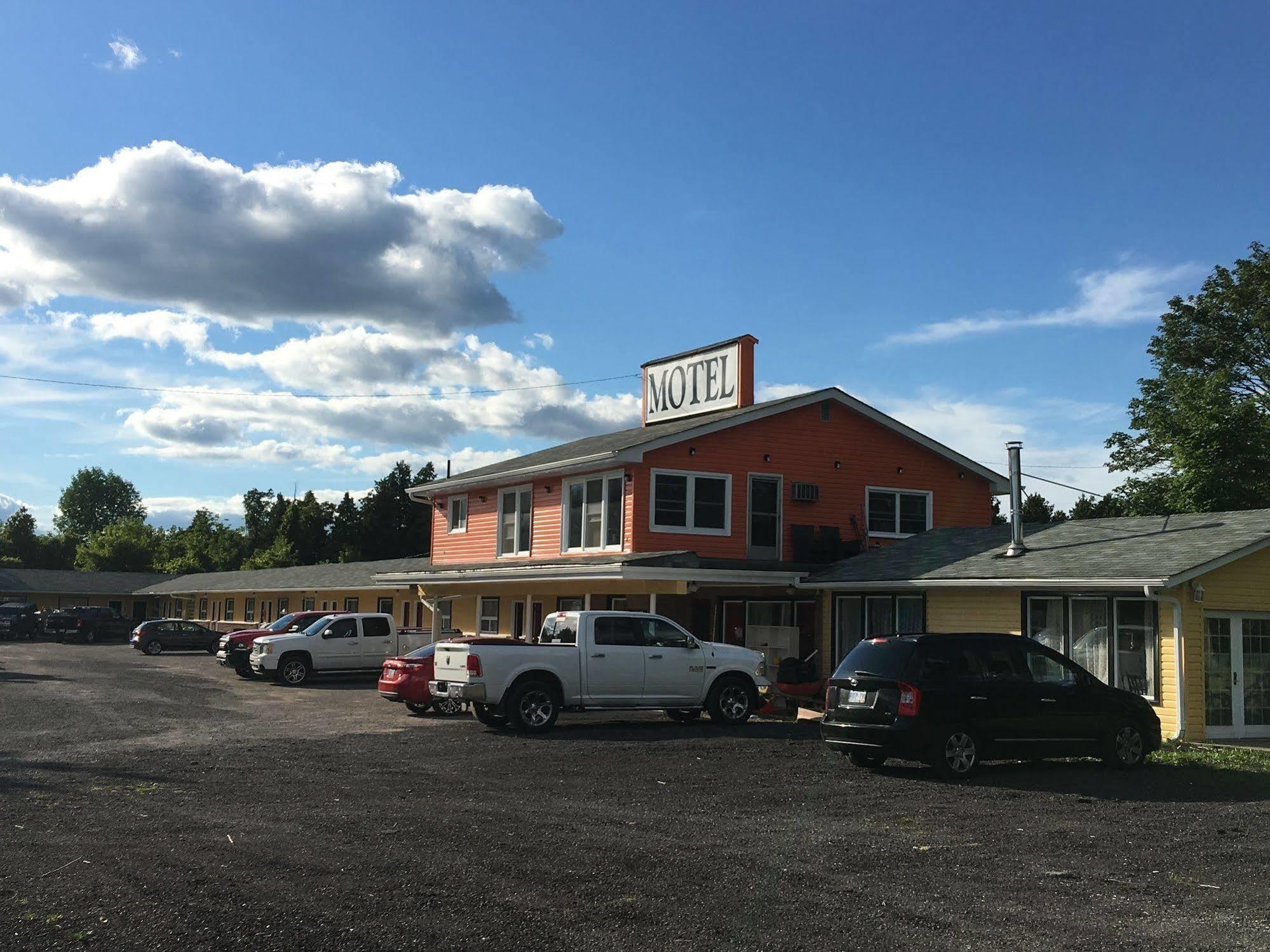 Knights Inn Cobourg Exterior foto